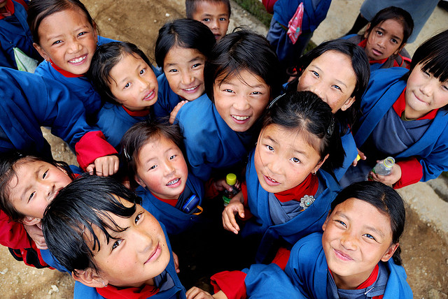 不丹廷布加灣的孩子們